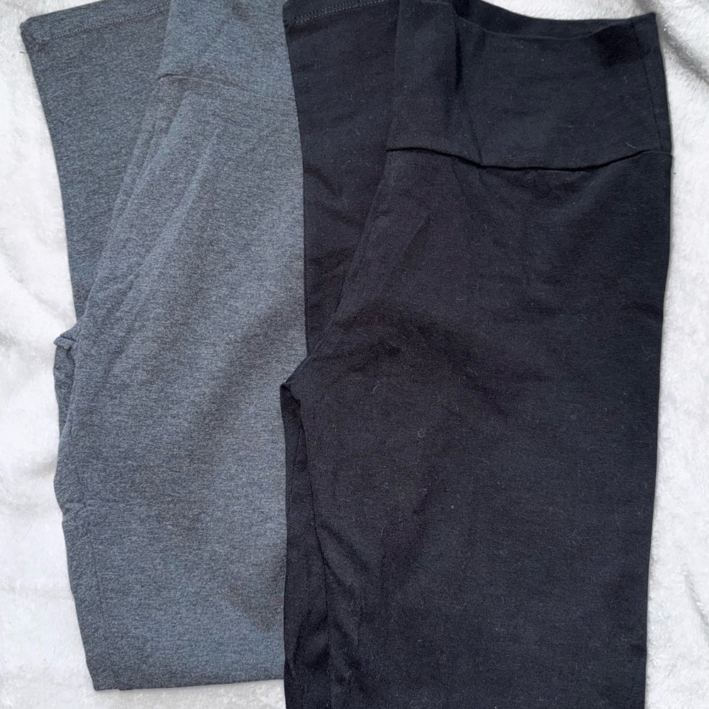 2 pairs Fashion Nova Leggings